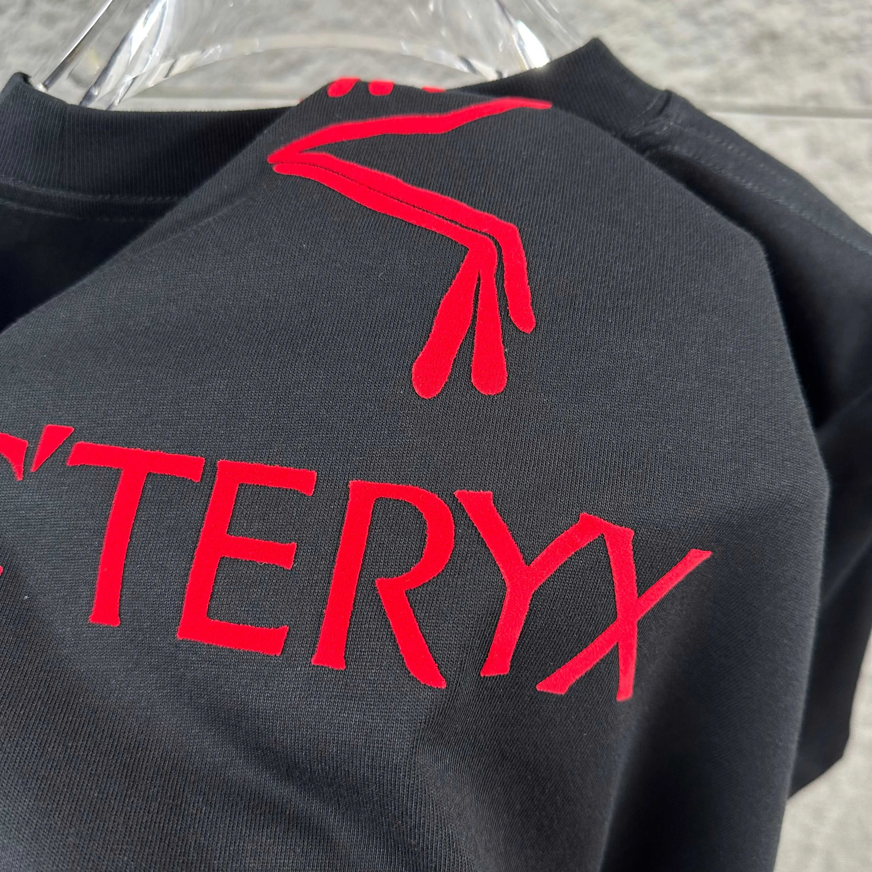 ARC'TERYX* * 2026 New Arrival Classic T Same Style ：Black White Red Size： S （90-130 ） M （120-150 ） L （140-165 ） XL （160-195 ） XXL （195 ）